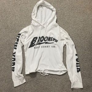 White Brooklyn full sleeve with hoodie